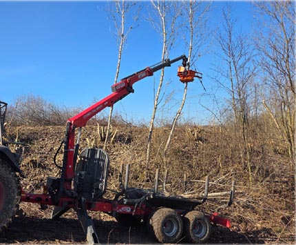 Strojov� k�cen� svahu